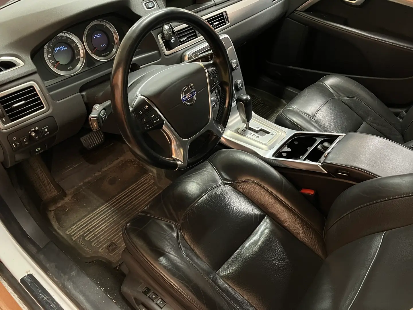 Car Image - 4ASlSoQu7SS39nRo4MtXiK