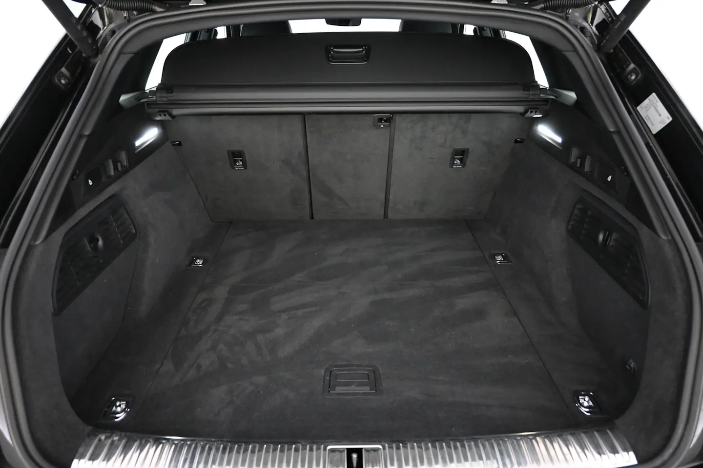 Car Image - 3k2y8c4jgCi7VT7V6WHUvK