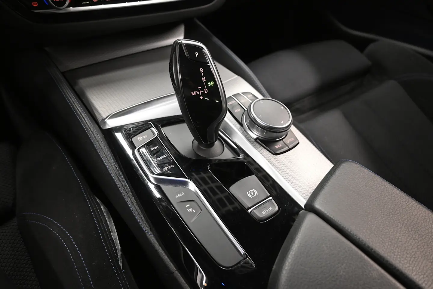 Car Image - 4oZVOgXCABymbNhKcO747j
