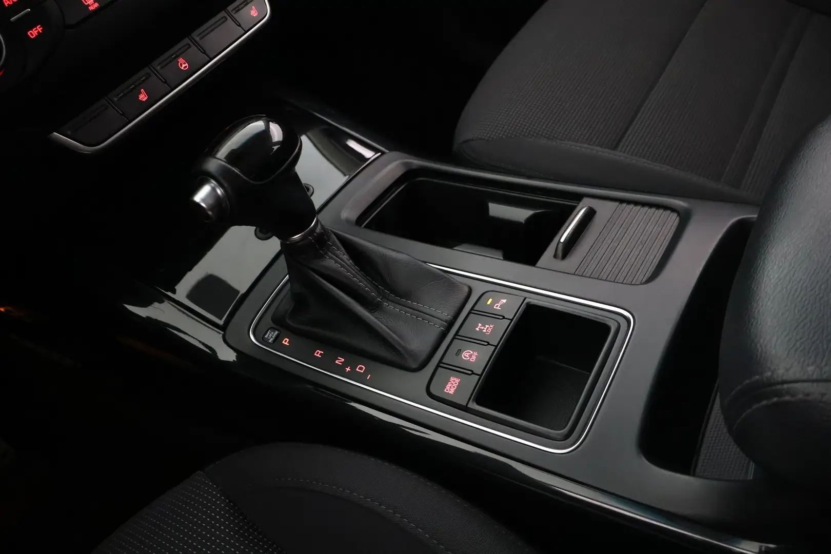 Car Image - 6SeGZeFlnh4bB6SLnQPAaA
