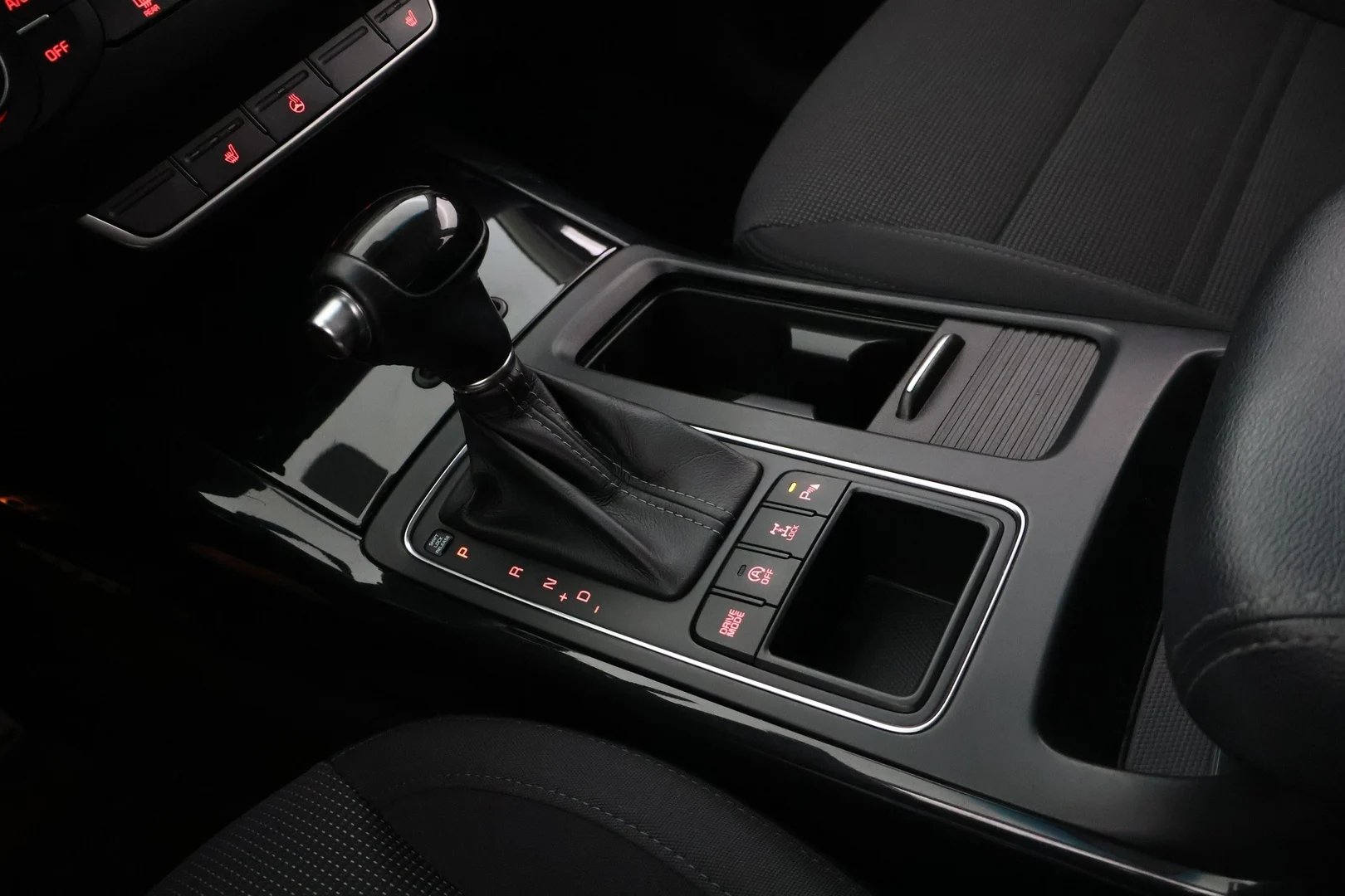 Car Image - 6SeGZeFlnh4bB6SLnQPAaA