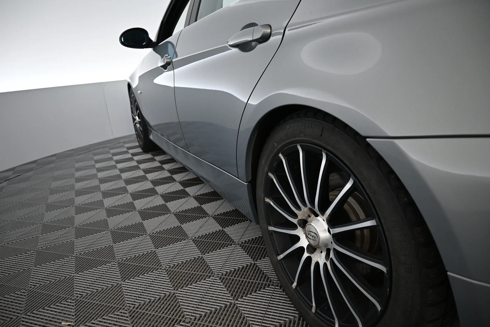 Car Image - 6GdwbLqHN8RdgXXlZhnTJN