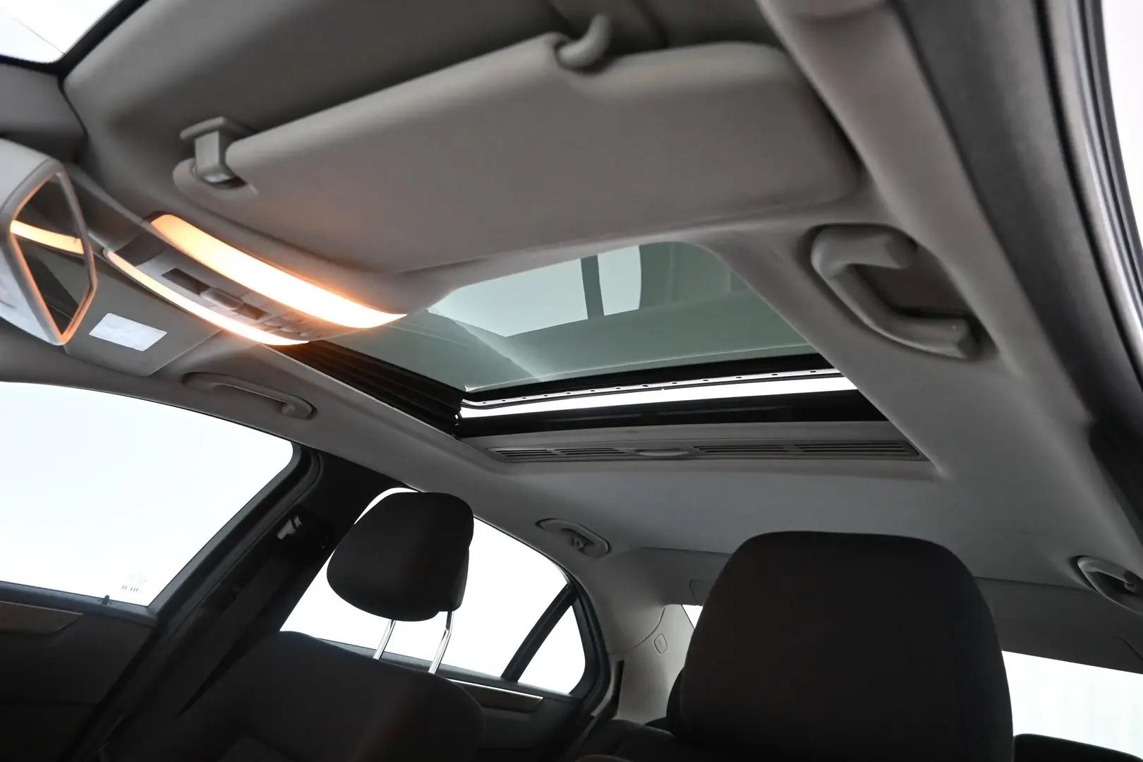 Car Image - 45HqfCx0iANGWvgquULkH