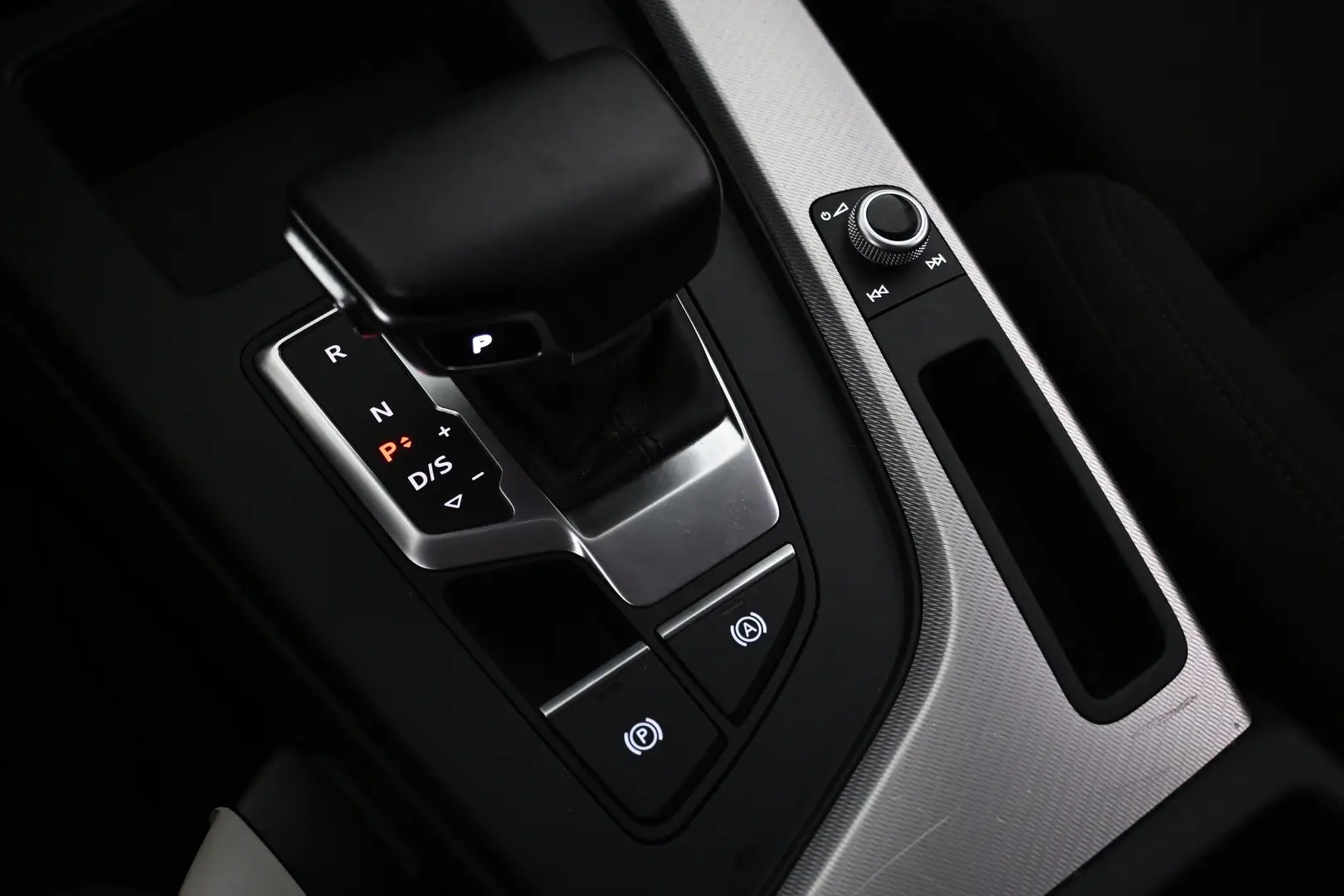 Car Image - 5aKYFOSlg4EV3cPu6GeEcl