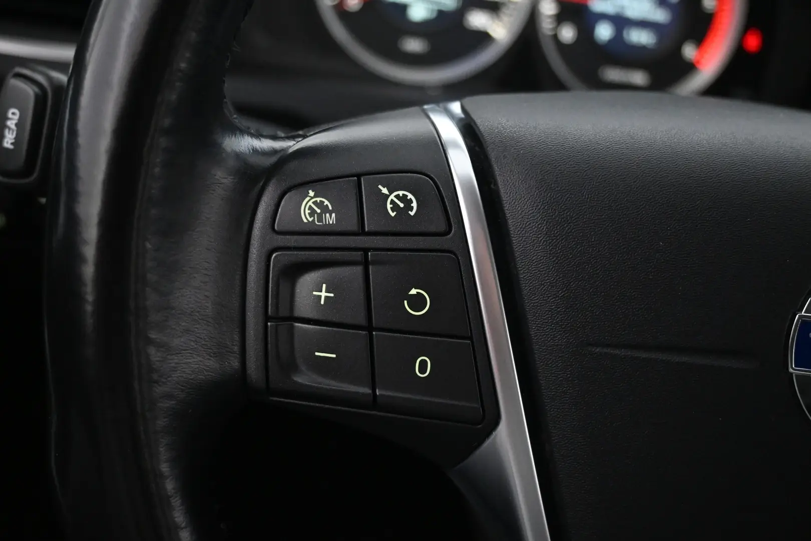 Car Image - 2GJVSQWdj8zyS17h87Y1gX