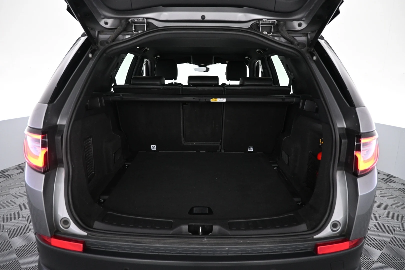 Car Image - AkocRX3IejD667T1syird