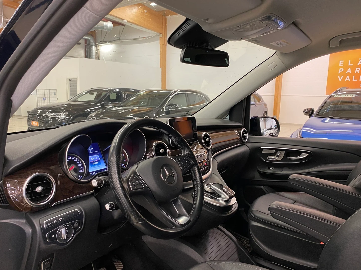 Car Image - 7dbOvq9v4OGVwDZ3Lk0wxo