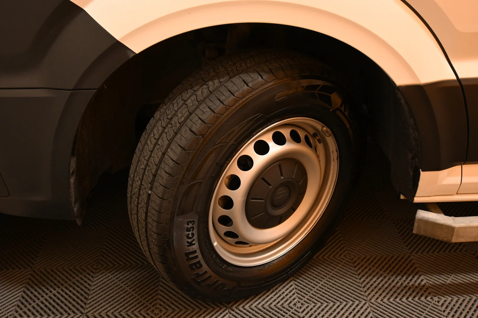 Car Image - 5iTW6uhLHzg2QsbvmbfrAJ