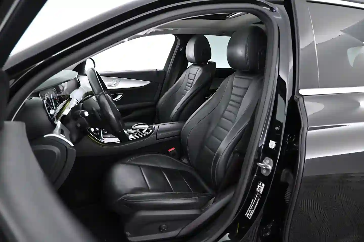 Car Image - 2t0QqOLLDi9IqCiXNAbHkQ