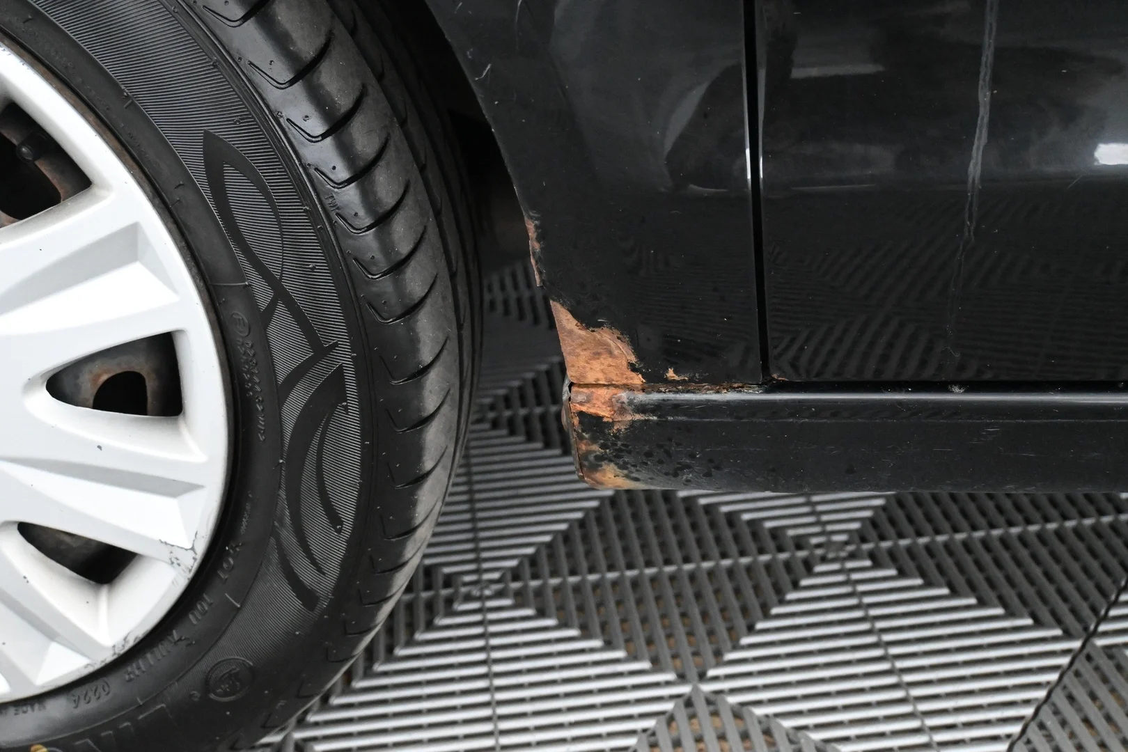 Car Image - 5aeo0Sh6CXtKfhrSkGbOzJ