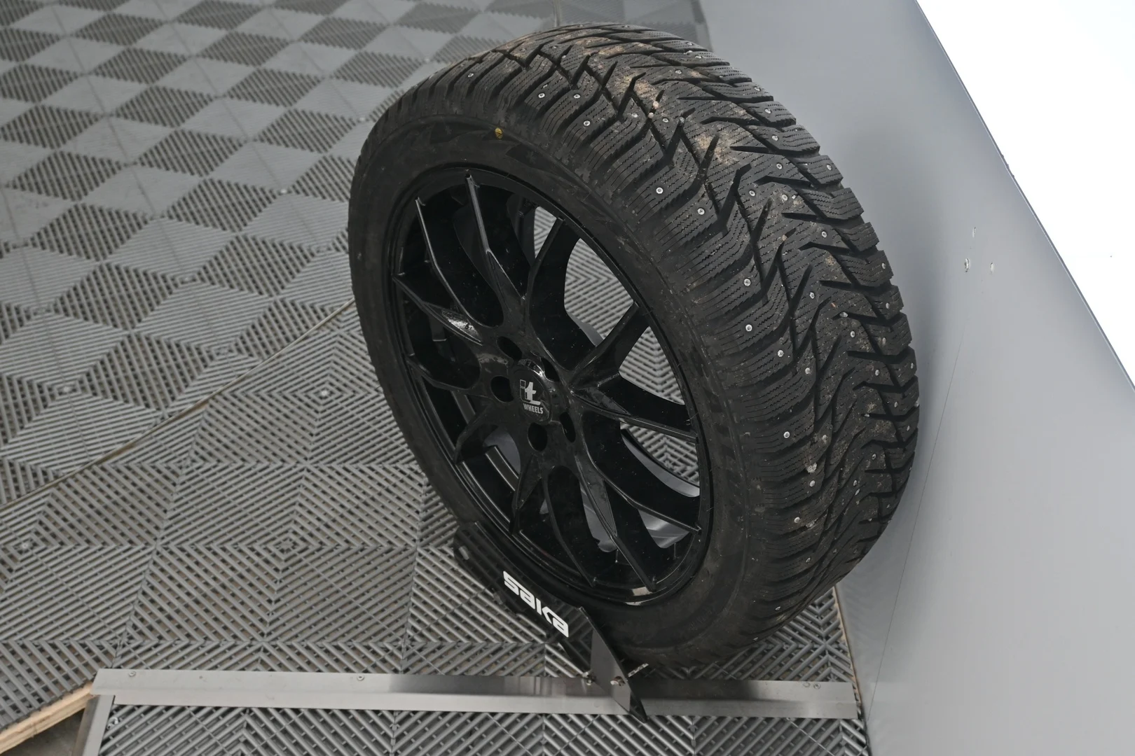 Car Image - 3dDIbcUP8fIwrfUQjoBeKF