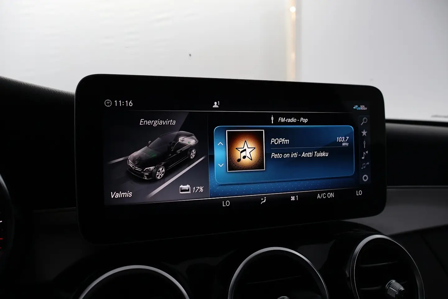 Car Image - vy95LyrUhFN5wewmFlvF1