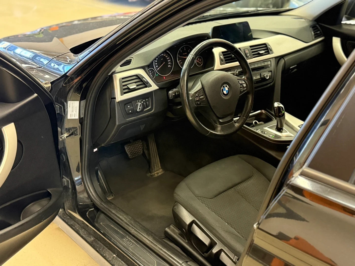 Car Image - 11eh64dNzMxg7VpJwN1O6C