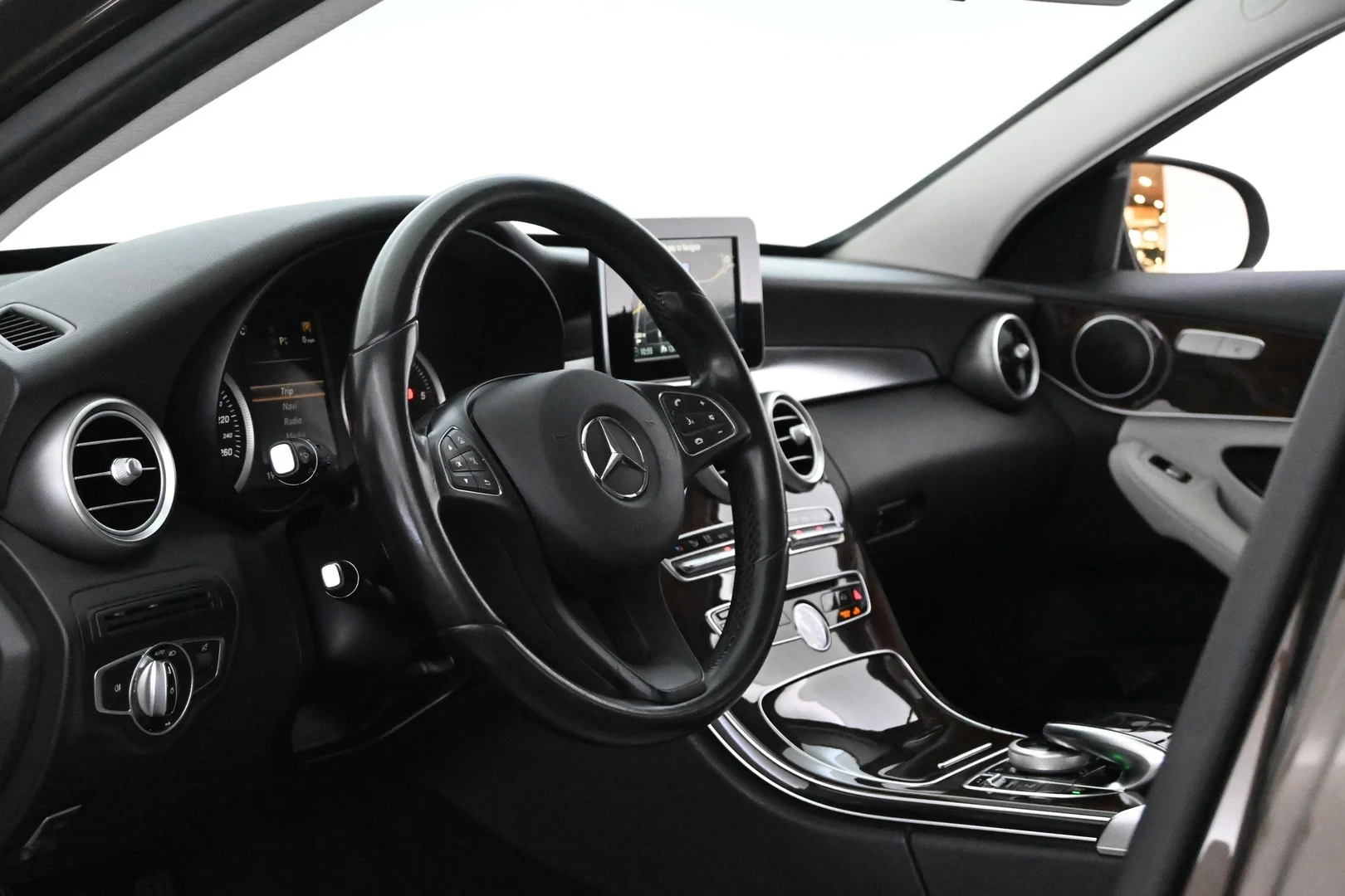 Car Image - 3aFC5xvNplkXSLxxISnTik