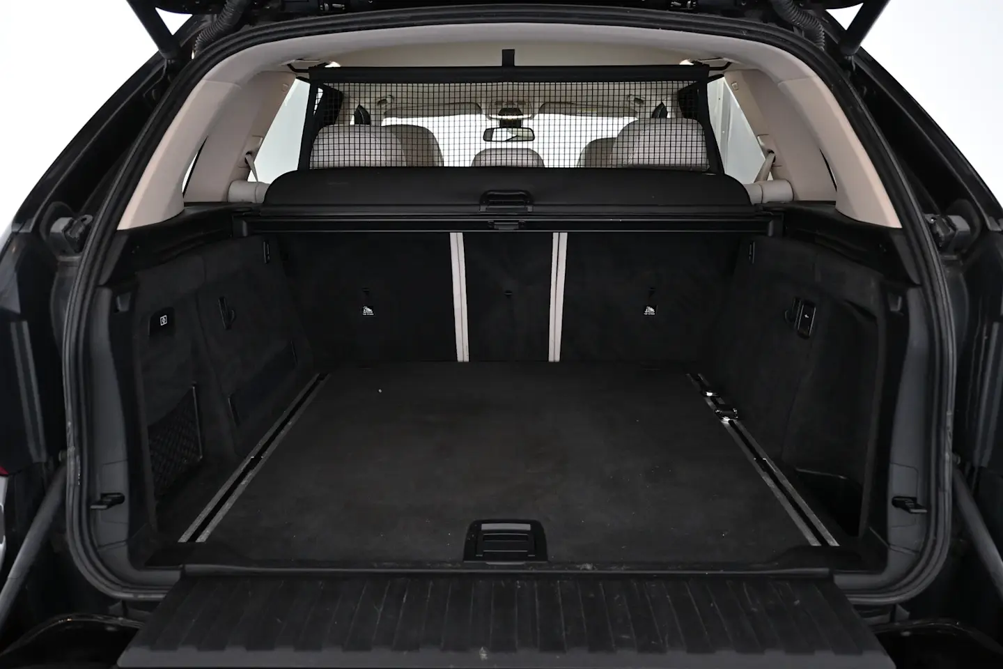 Car Image - 3BiXasRSgexiy3OvV16PDK