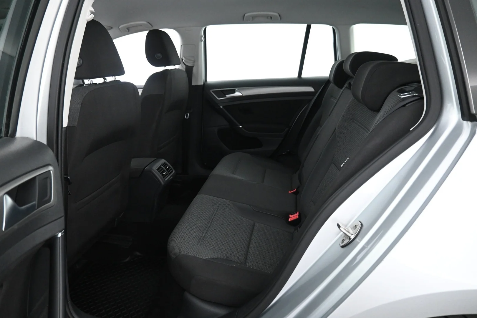 Car Image - 5oO8iSKiQTGAmKukknGjFd
