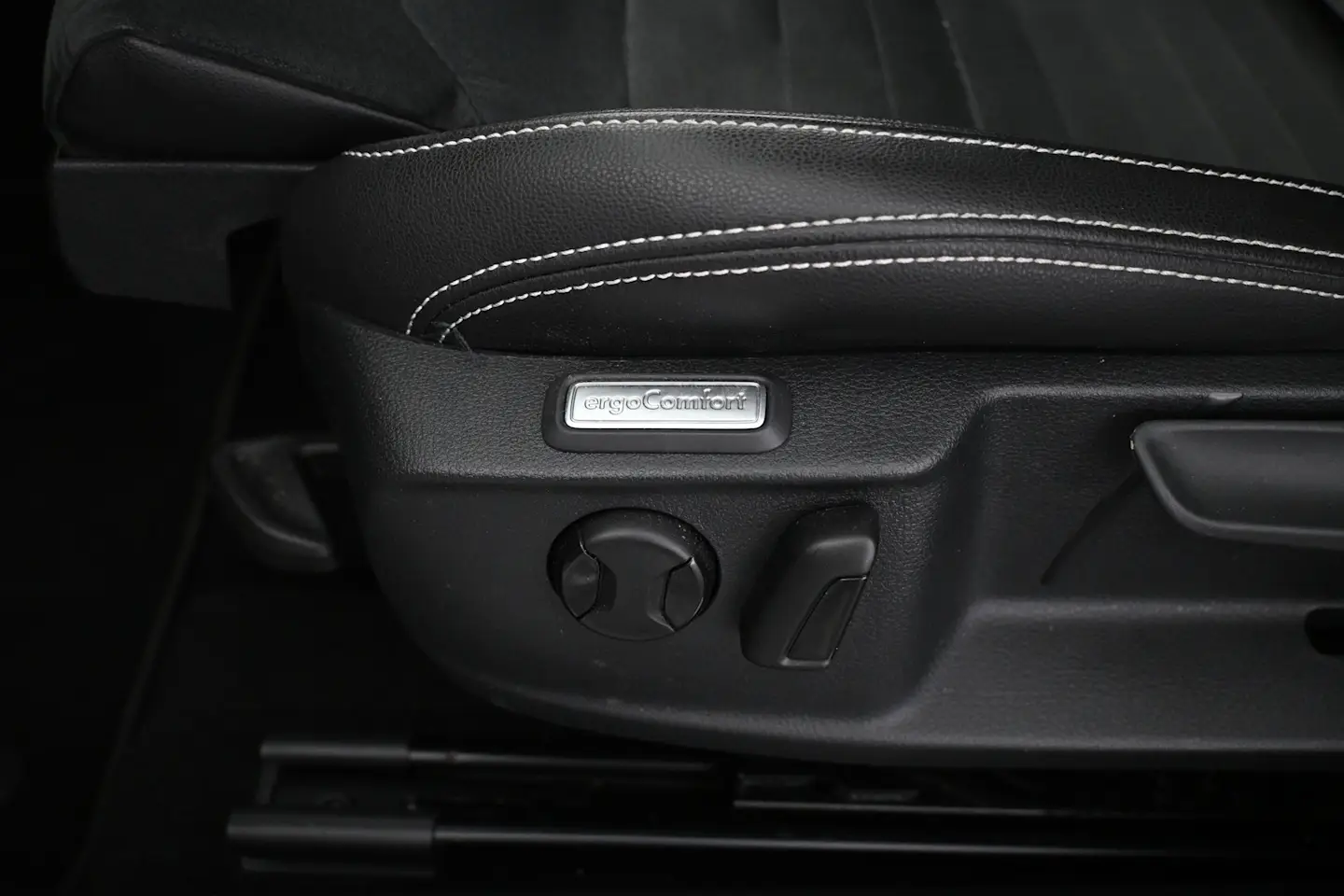 Car Image - 7qKM8SmkIEpFWAbqzRMux7