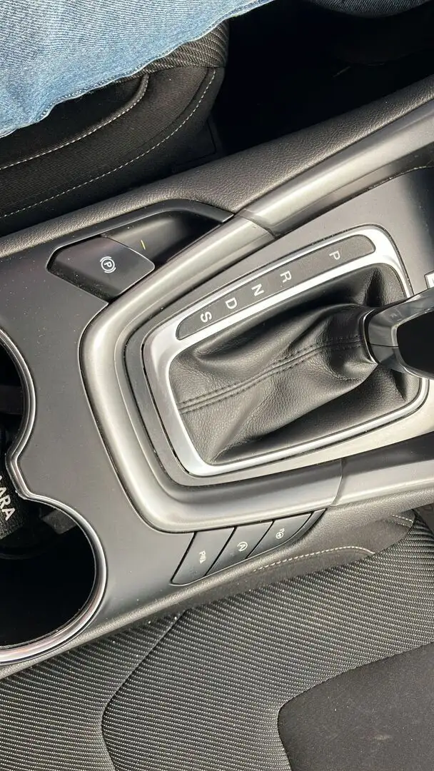 Car Image - 2PwAuaK21CVHy1iVv1g3ab