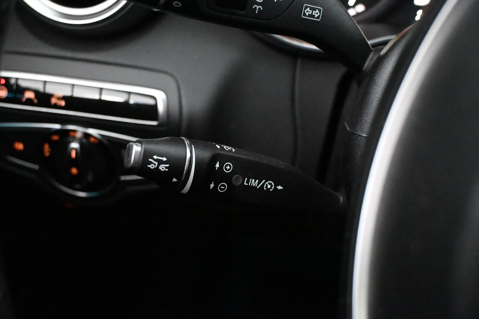 Car Image - se1VMIXdGUHLDtBpwiwz9