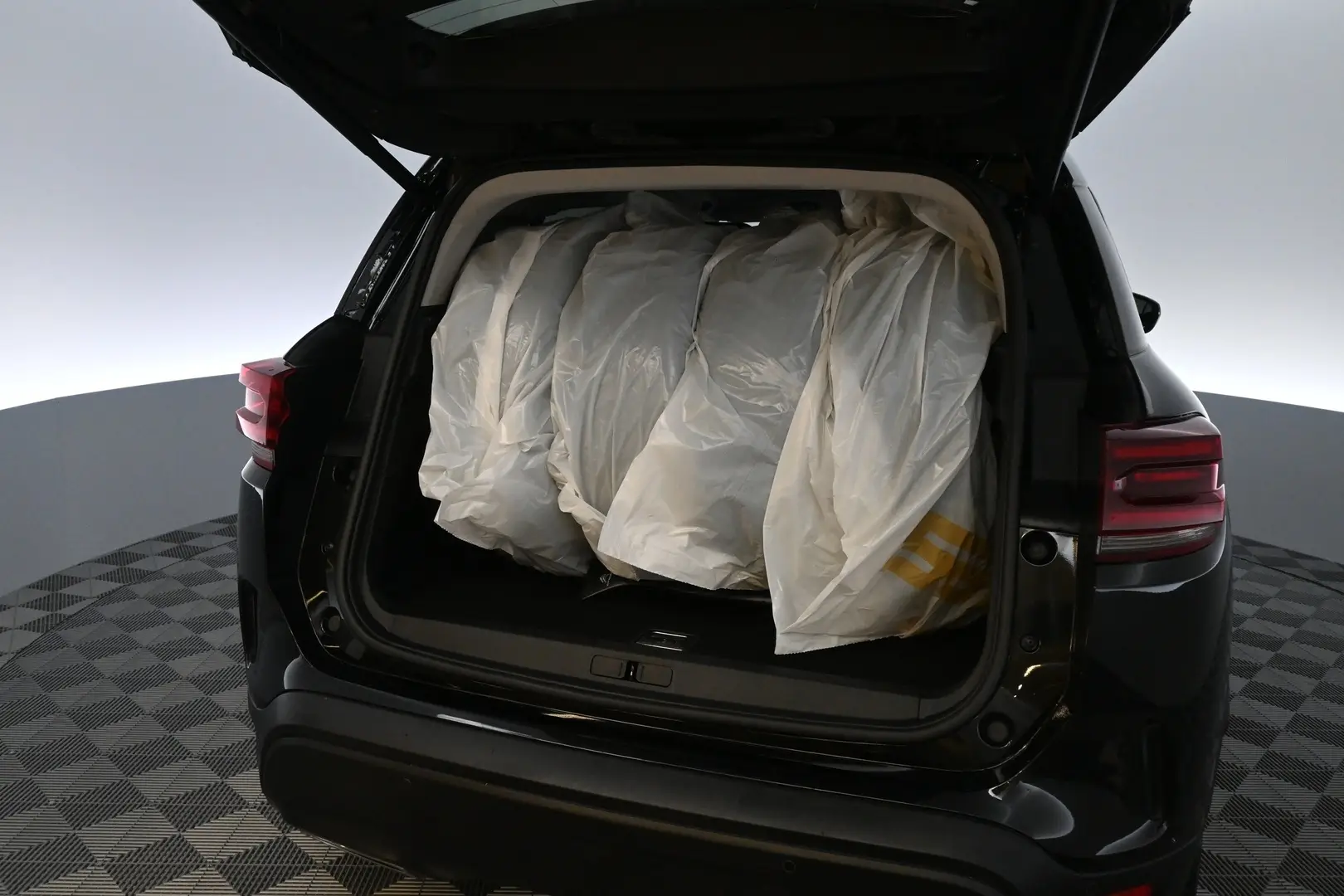 Car Image - 4Q09PEgEb89MgLZbJLMkgg