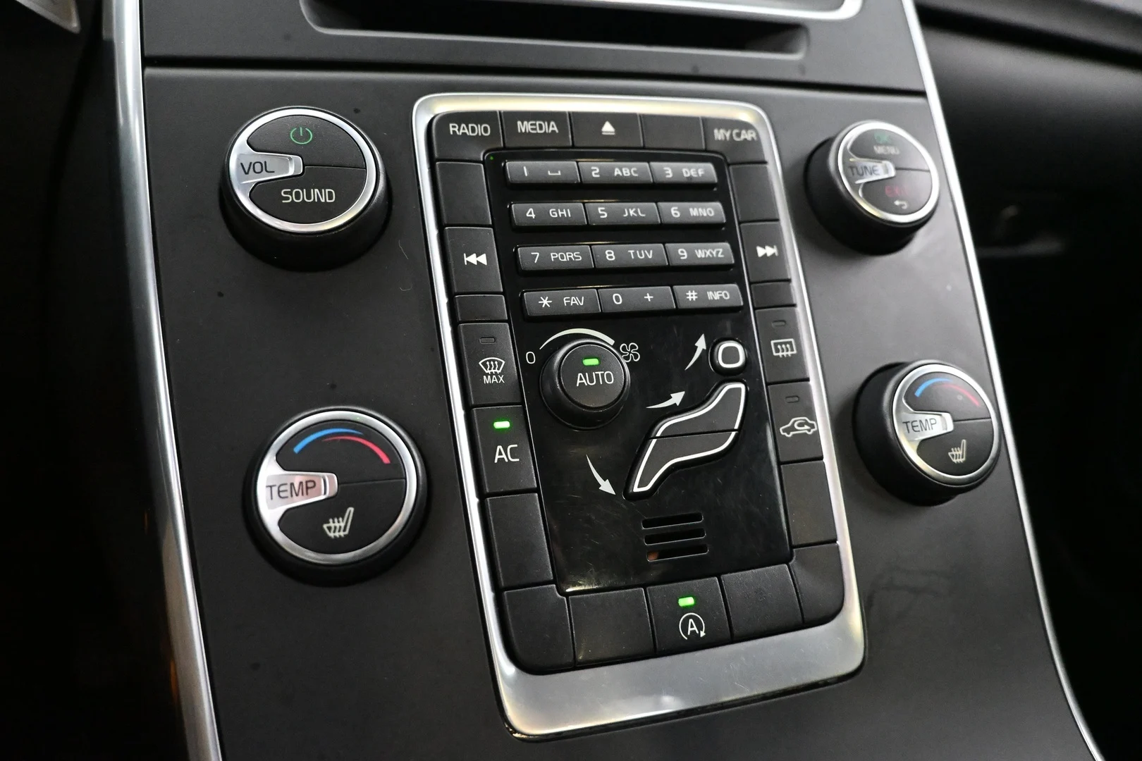 Car Image - ISvdw3oSehGN6EkEIw6Xb