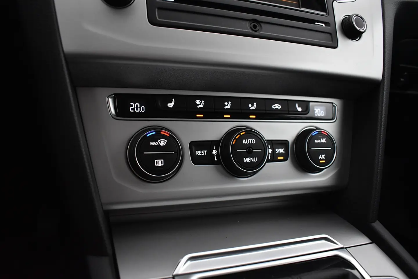 Car Image - xeNeqONuDRp5BkaNrEHwR