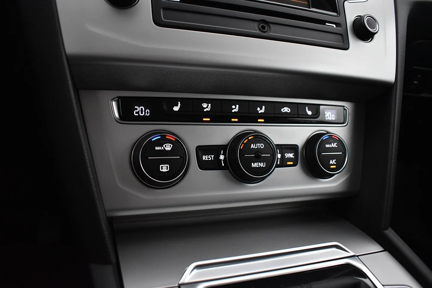 Car Image - xeNeqONuDRp5BkaNrEHwR