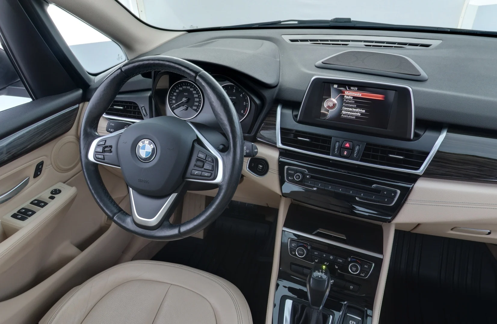 Car Image - 5lLAVrAinPbwm4wrFVx4fL