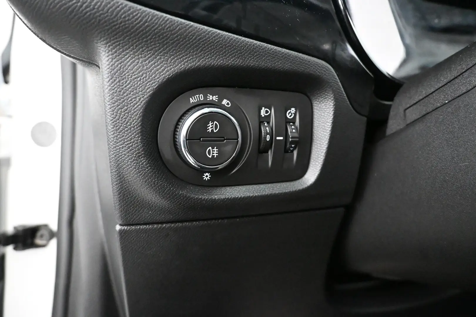 Car Image - 2B50P9udgfhTqeIofz3SJF