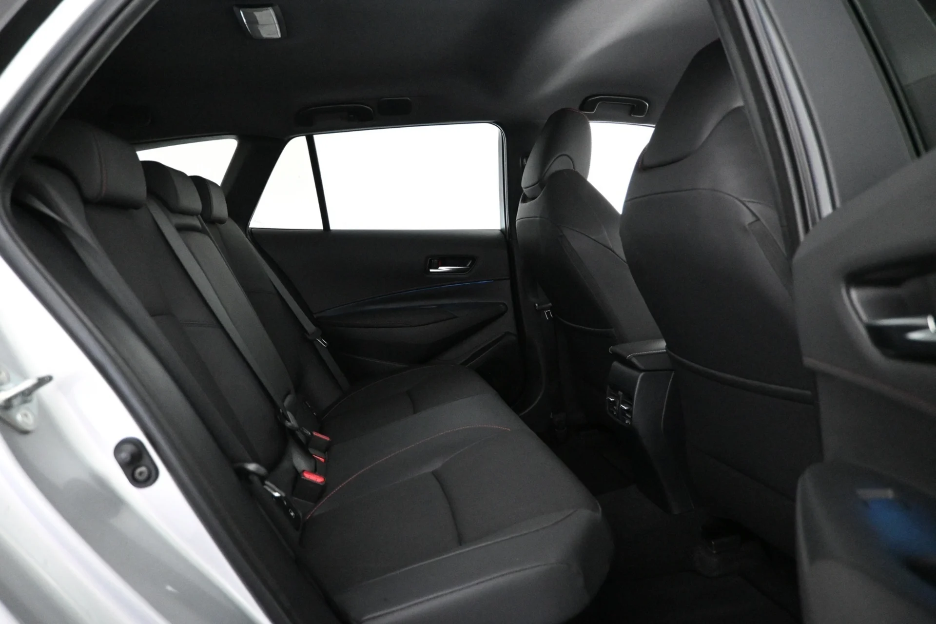 Car Image - 2ExMIWCoX8mUs53YSjvVLS