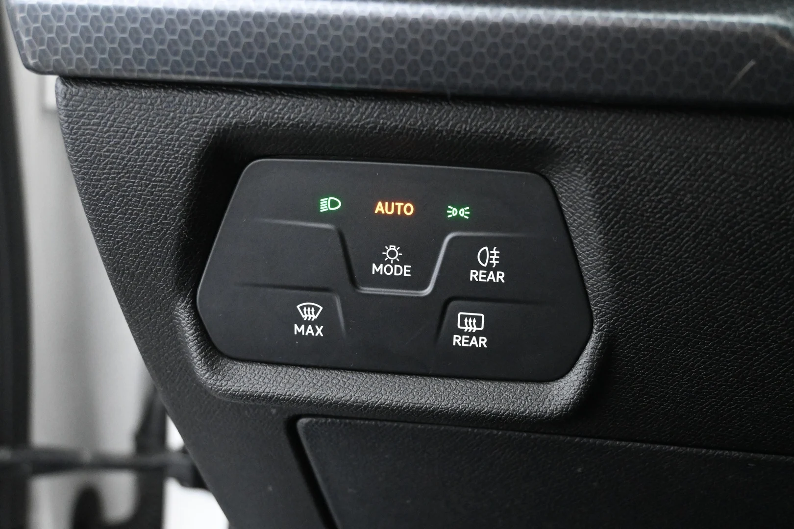 Car Image - 6BpD9nHUfbxQisxqGgGECV