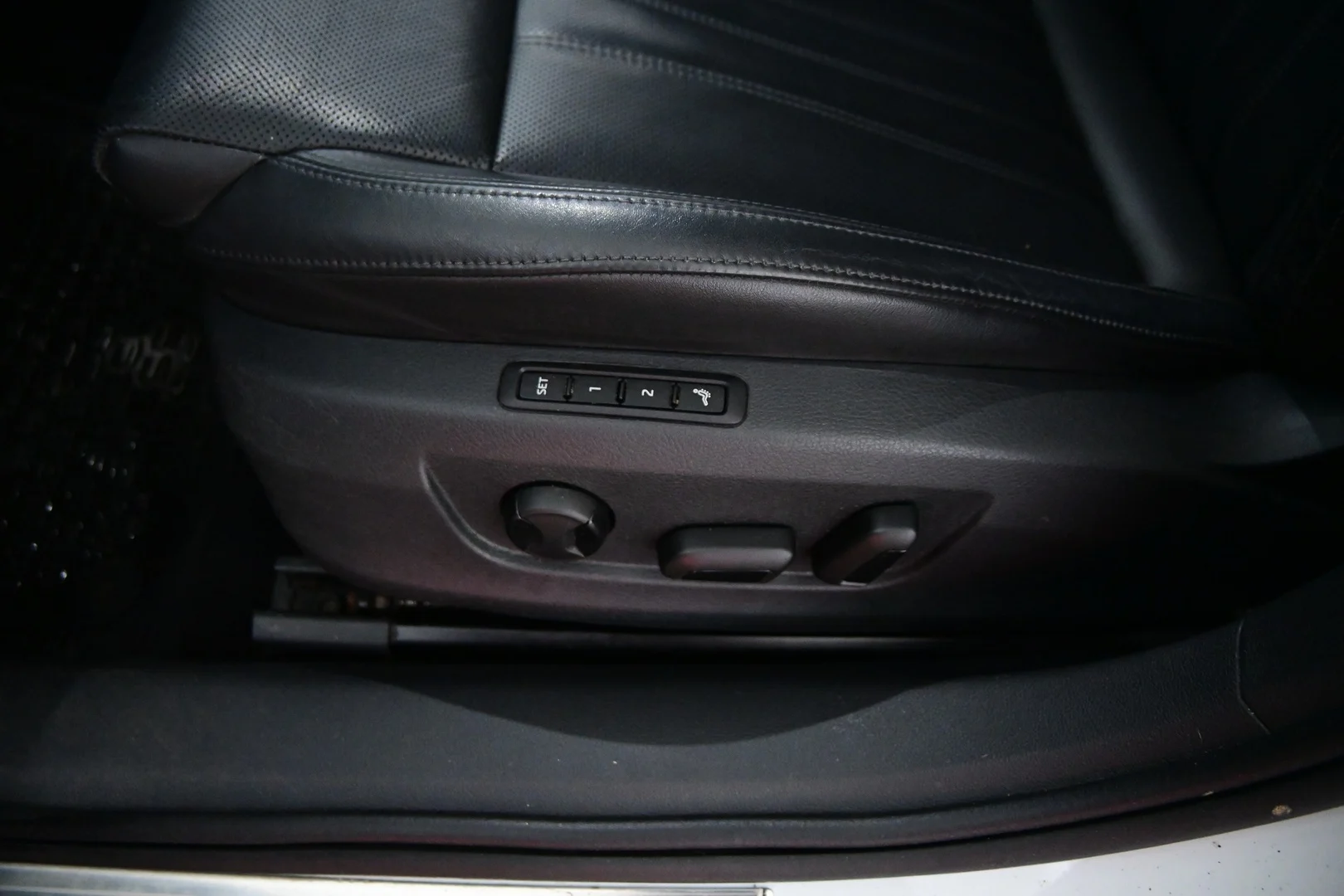 Car Image - 1yauwHcEL4d74INgr7BeWk