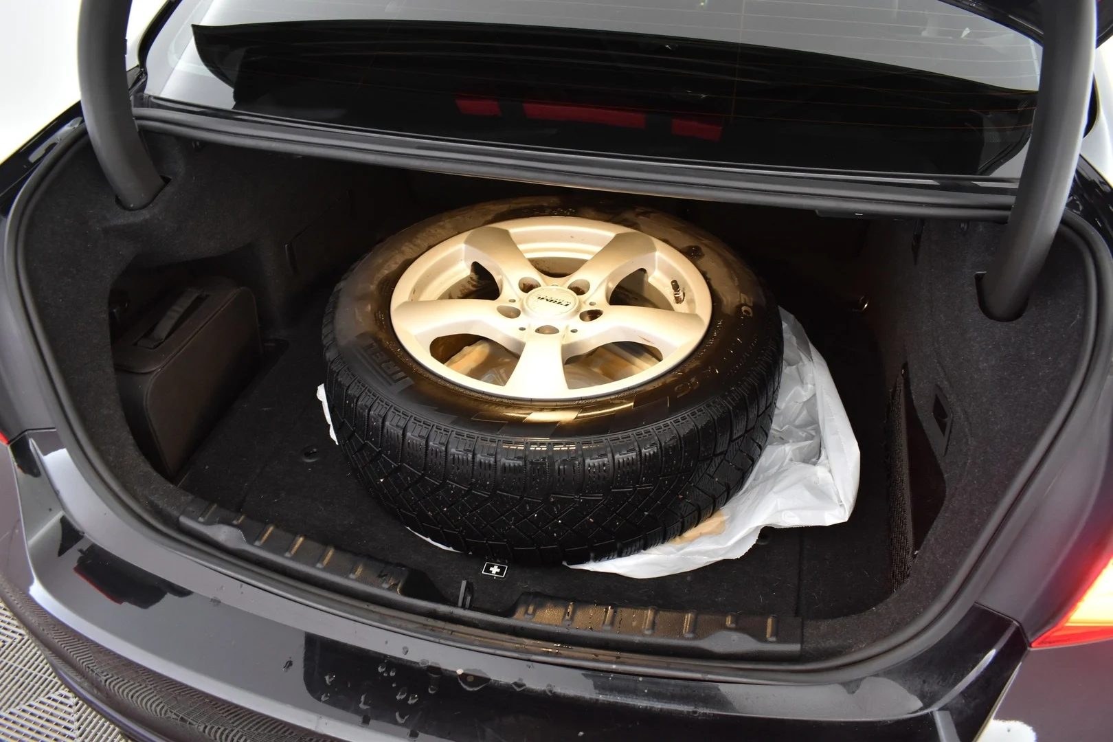 Car Image - 4MxWFOxR8IbEl7TQewNsZB