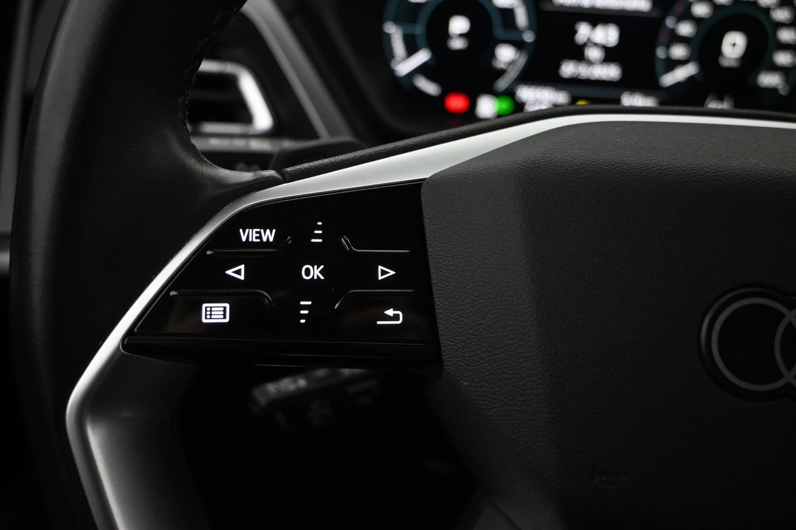 Car Image - 1CSIqdRZIsW43YDHMtjLnx