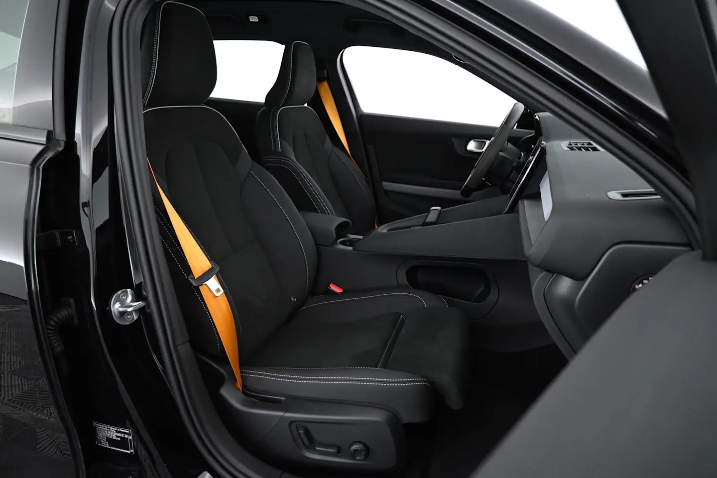 Car Image - 1hvyp3JifpcKvsaB6VVDua