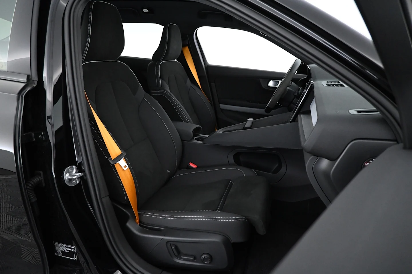 Car Image - 1hvyp3JifpcKvsaB6VVDua