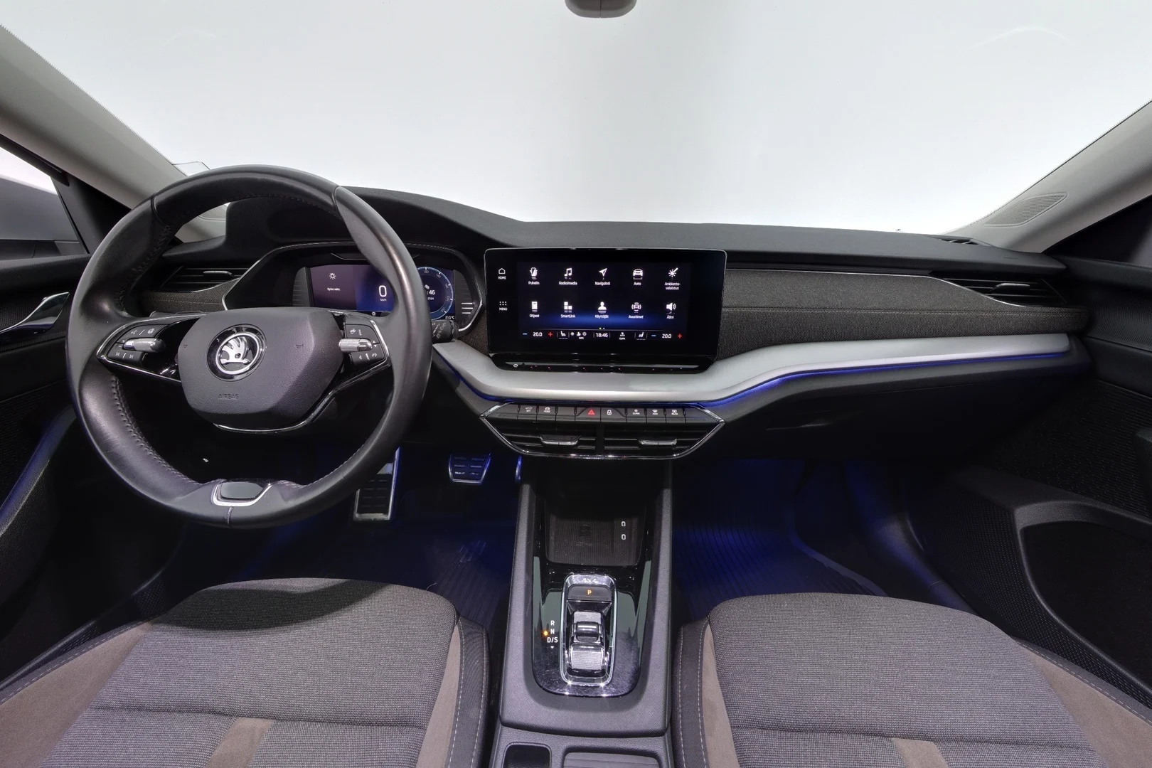 Car Image - 19HDFBrj9eC9xXVaMcmOKR