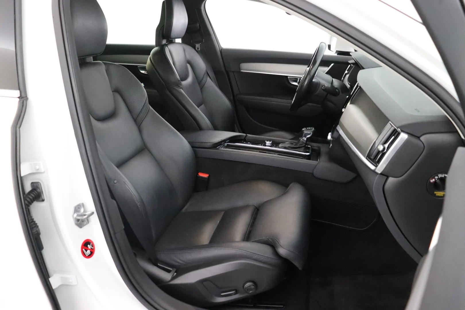 Car Image - 0JA1pmoMp7n2F8bnrVI3S