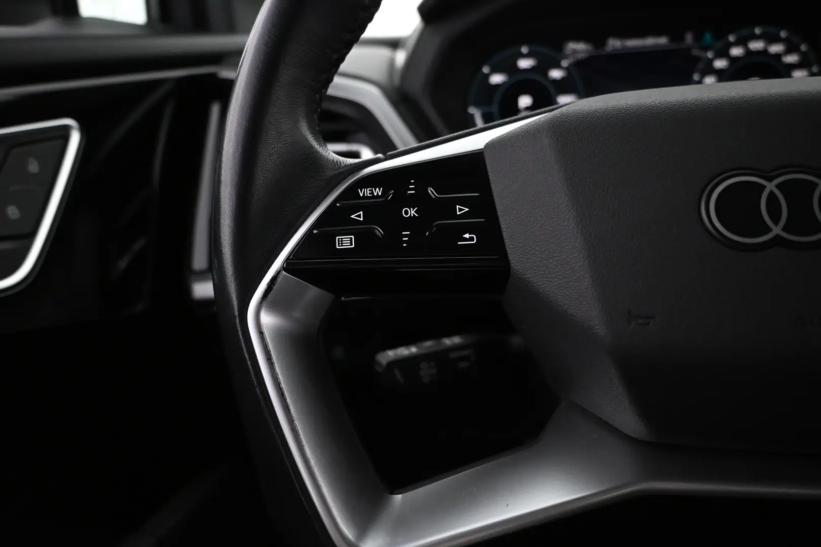 Car Image - 4zA6lbO5xYc18OSZOjR8Zv