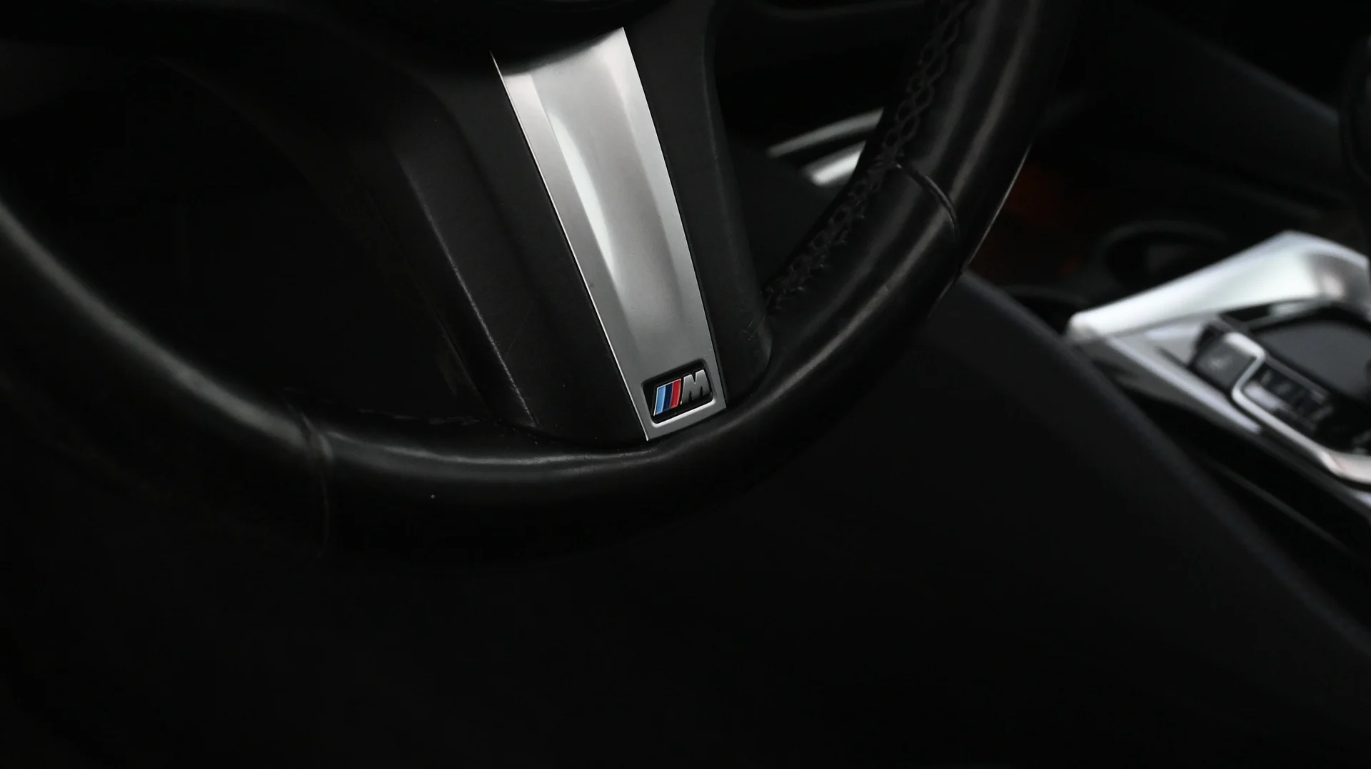 Car Image - L40N8leRi4Gh4MzfC8IdG
