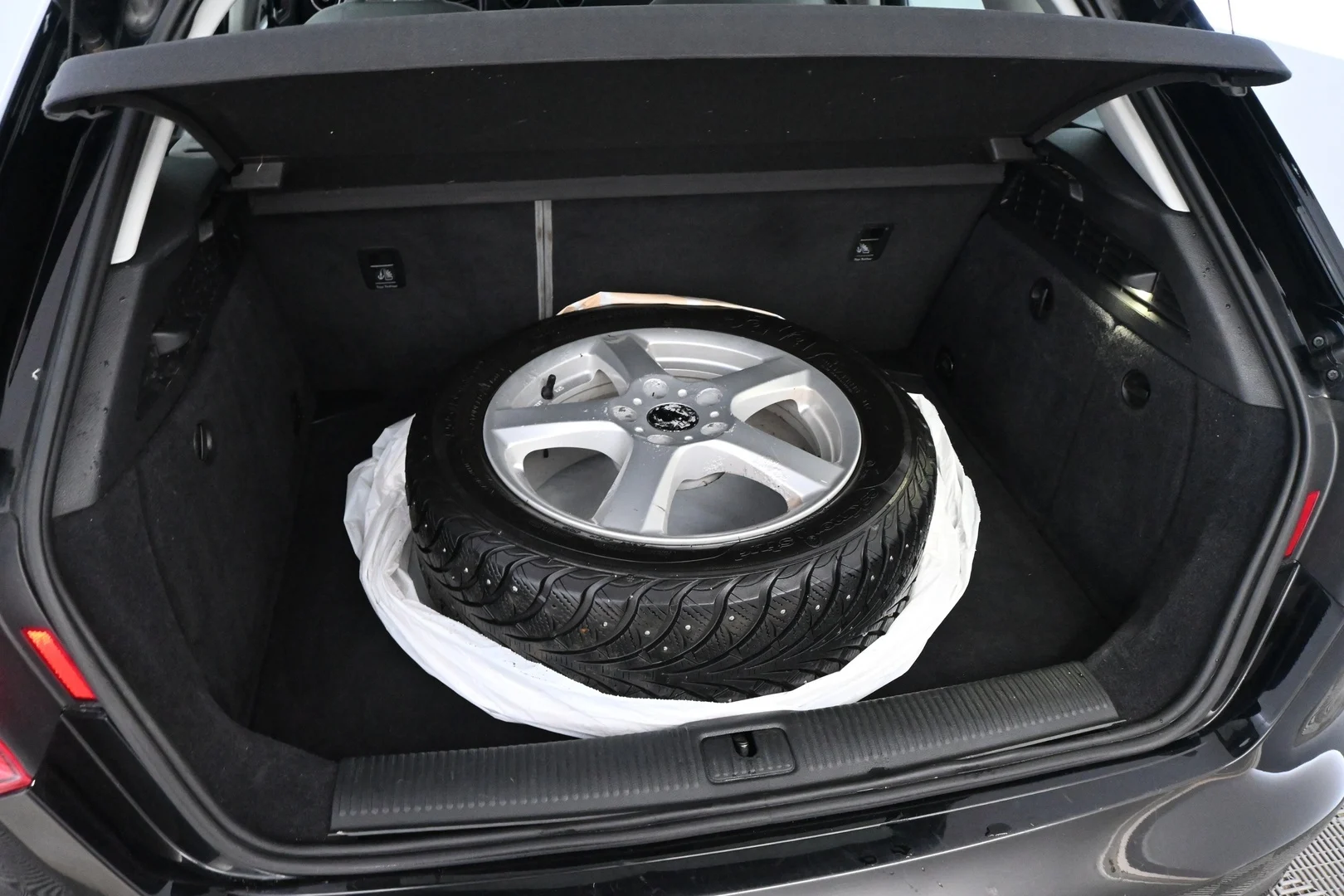 Car Image - 5Ue29TjkfQLqJqkadDIHuN