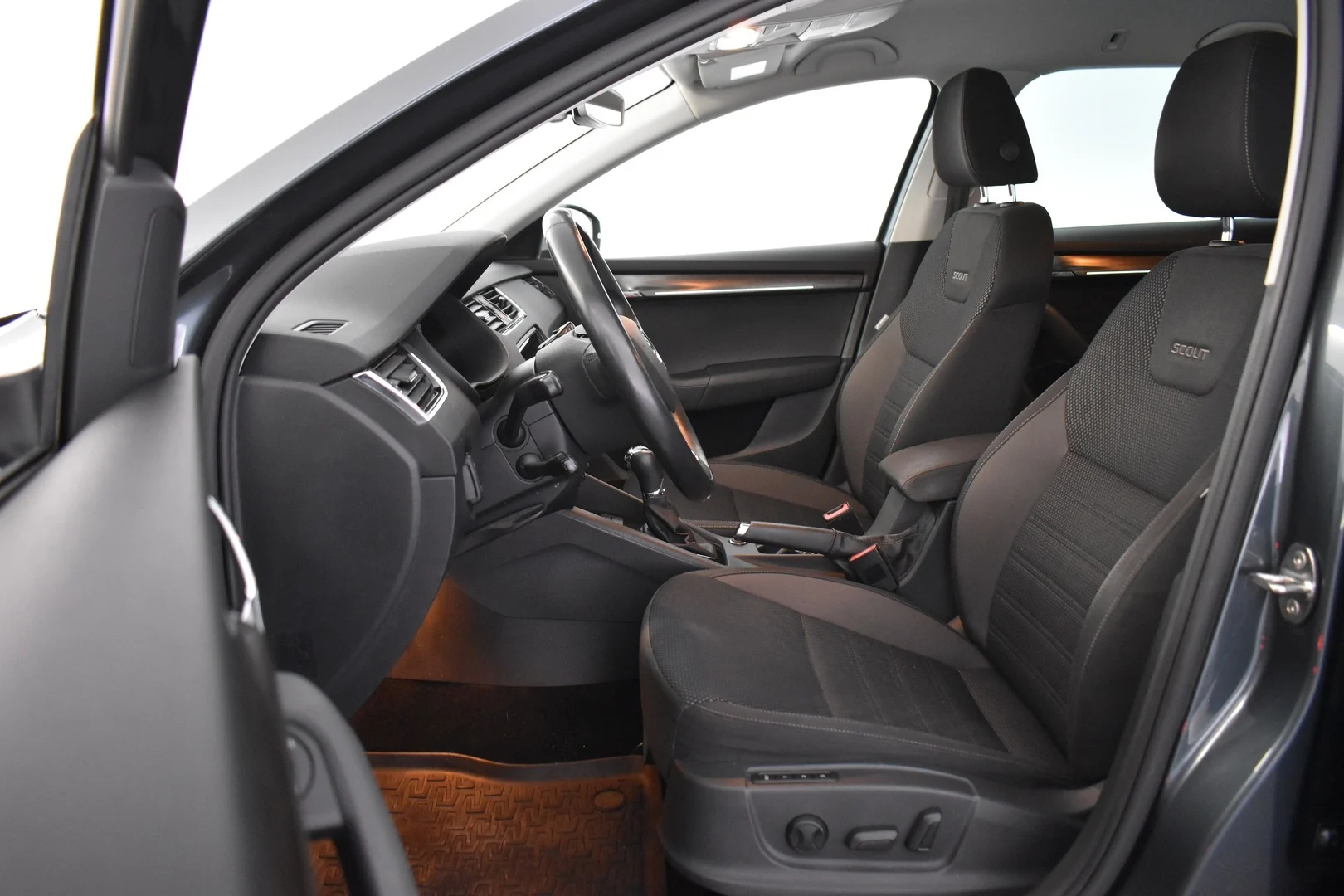 Car Image - 1RRDvWhXzjivCaJk5Yz4zn