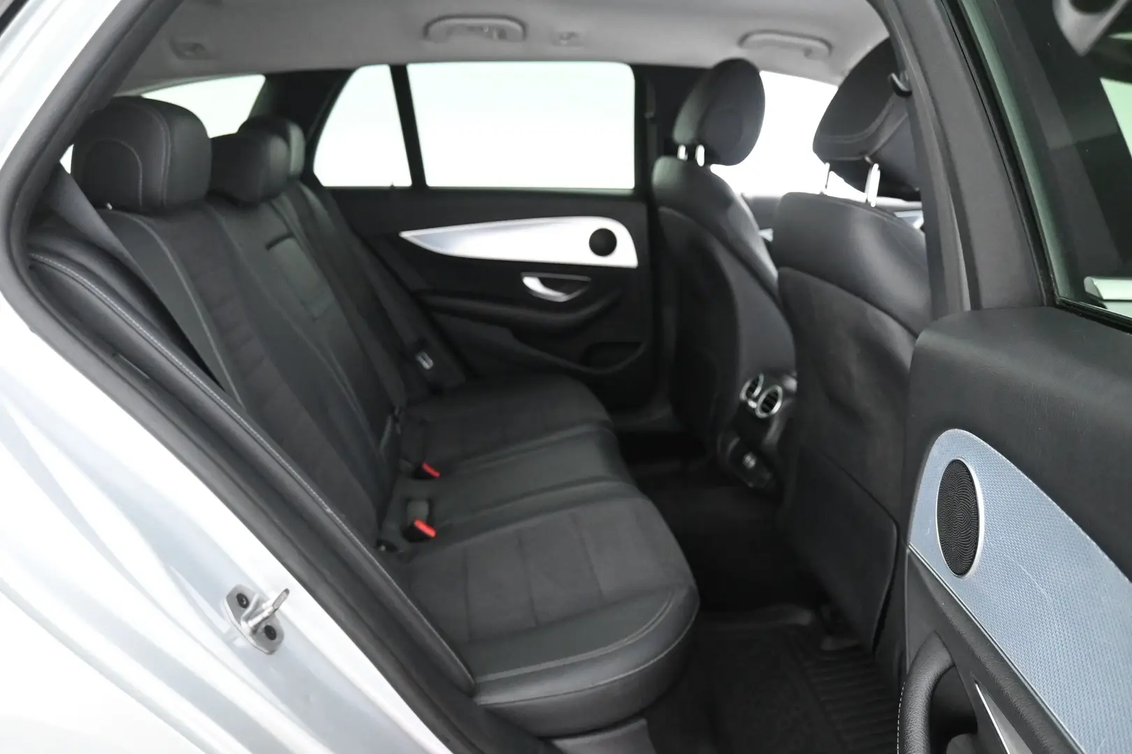 Car Image - 21YgWEP1tylFiEpQBIB64w
