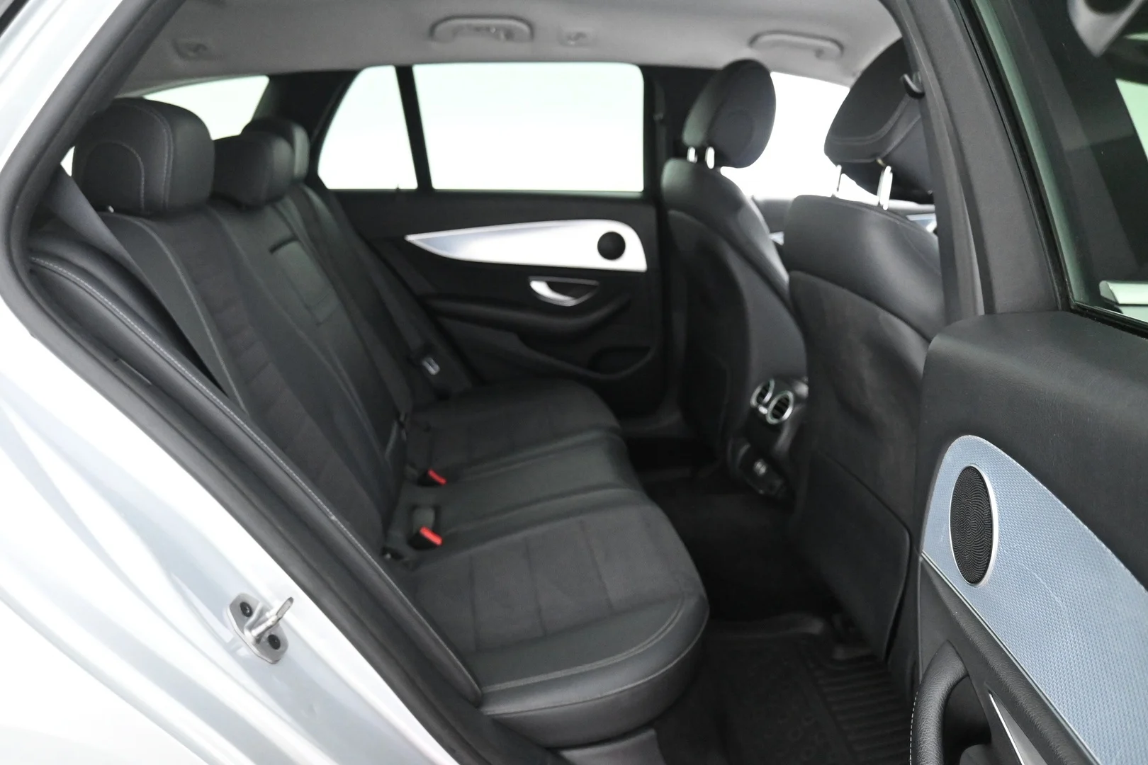Car Image - 21YgWEP1tylFiEpQBIB64w
