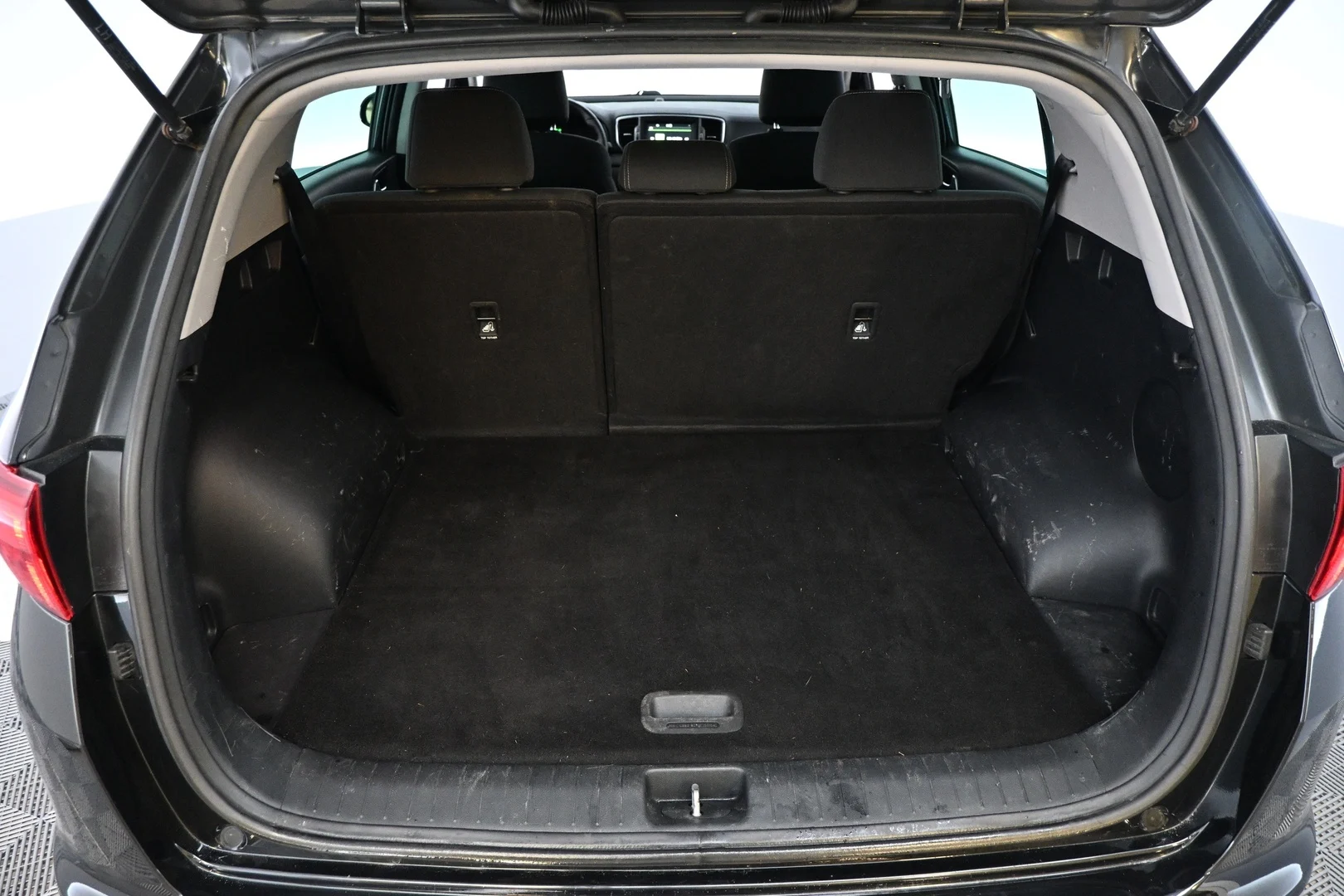 Car Image - 2x9zFfzfn5lFY9dka48wVq
