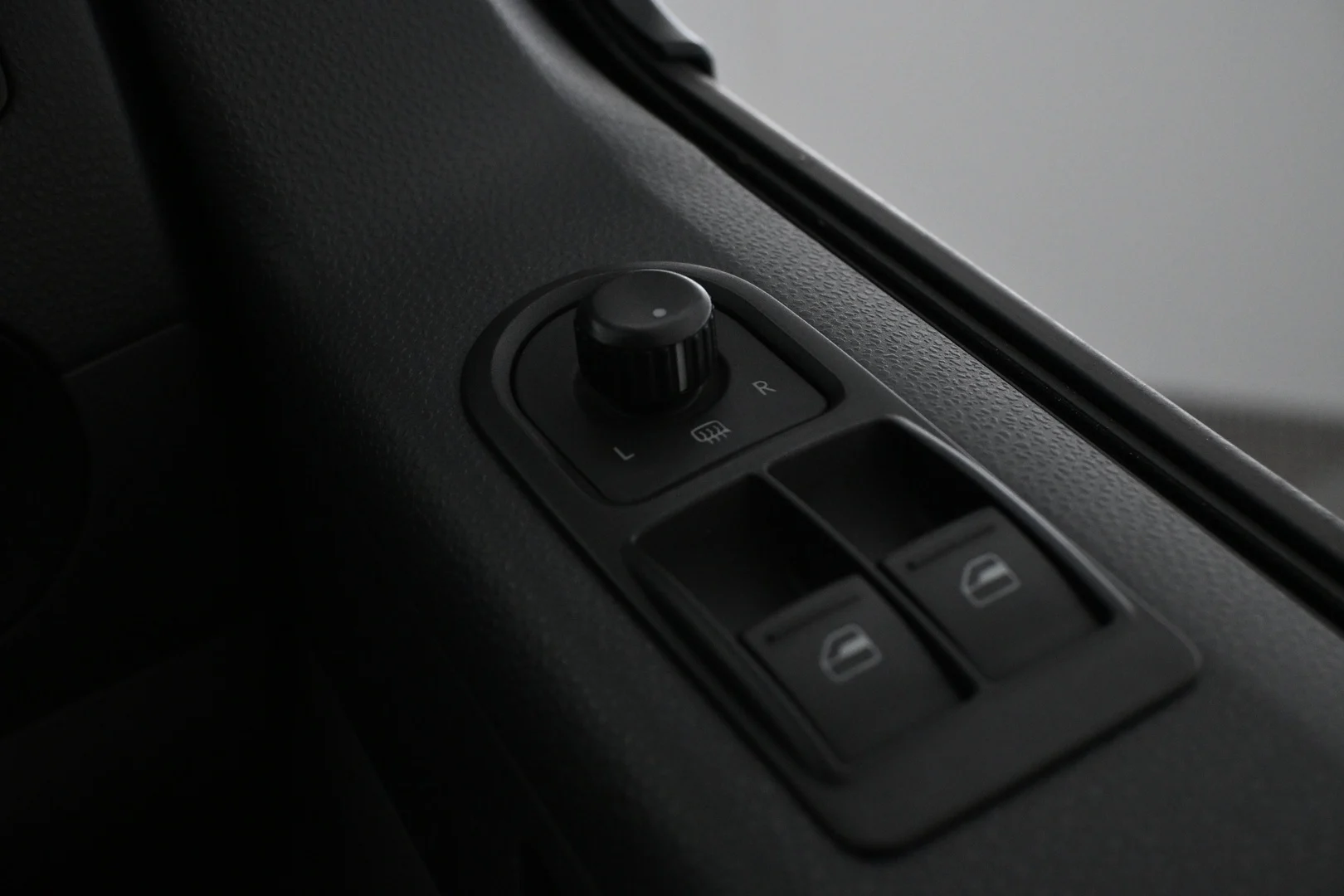 Car Image - 6jP8Zxtb0y1eIMGzmc1doN