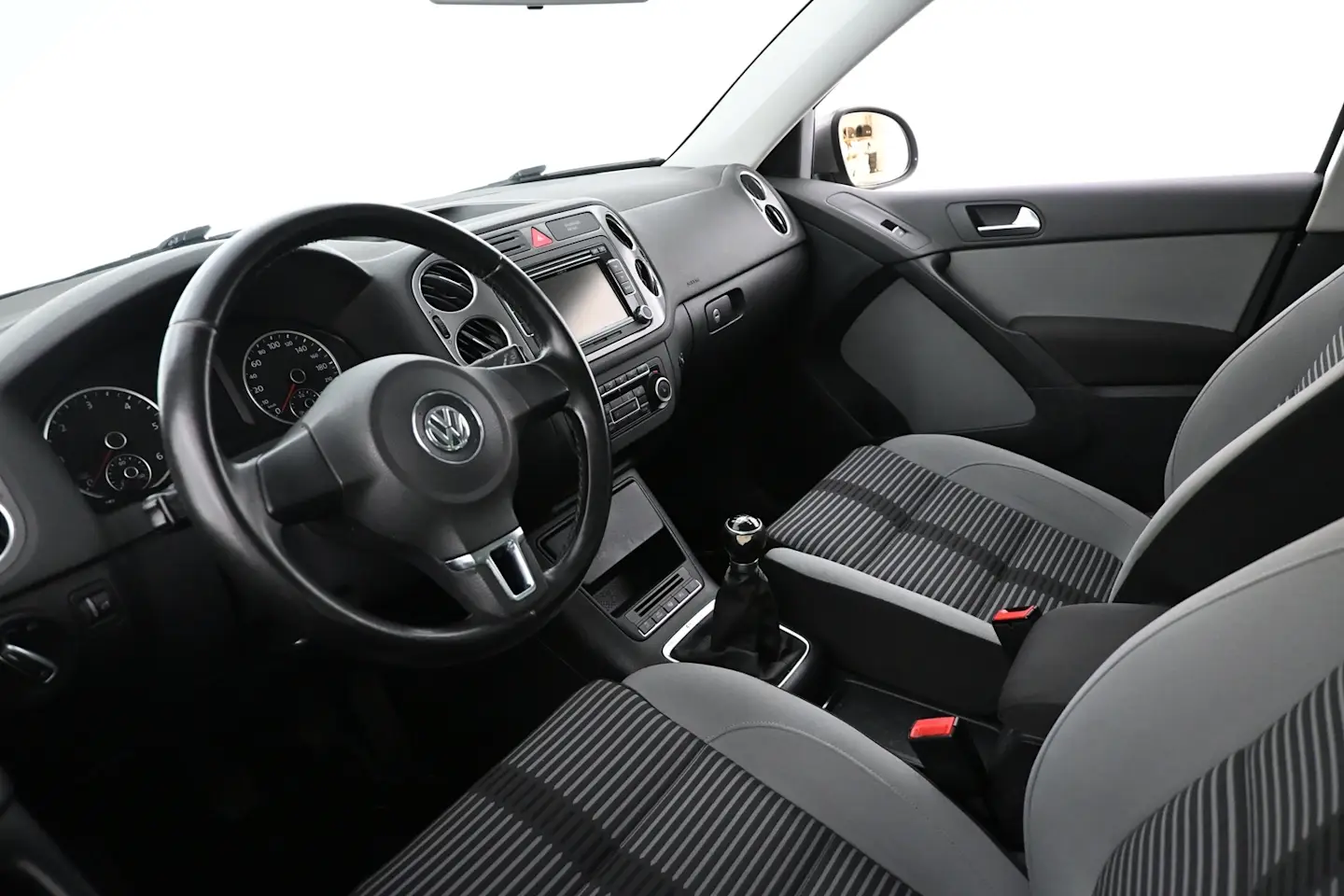 Car Image - 4KEKr0xuxUIpmBJrGd71ip