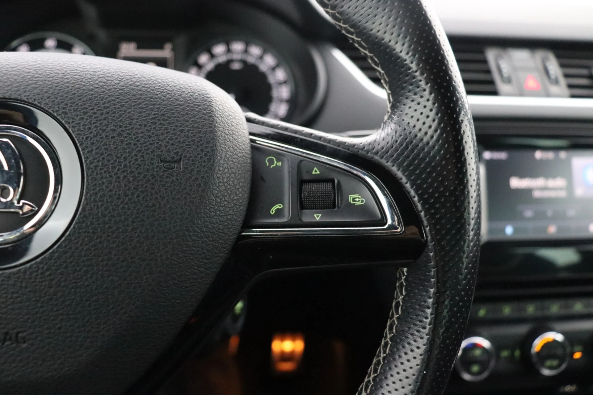 Car Image - 6OA9XdqLFa3XfooIkri4OM