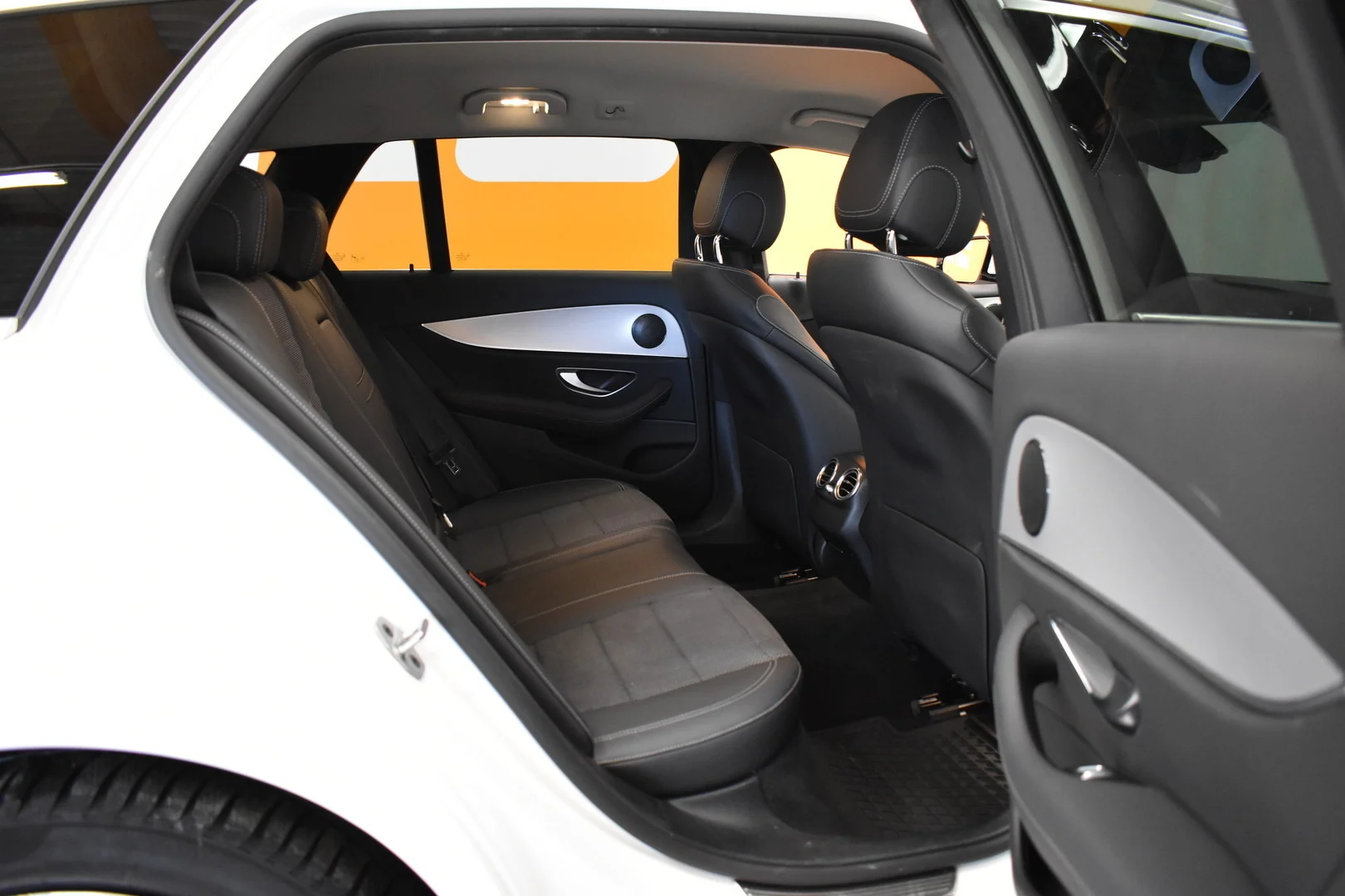 Car Image - 3a6Lov7rU5aXDOafUfySXK