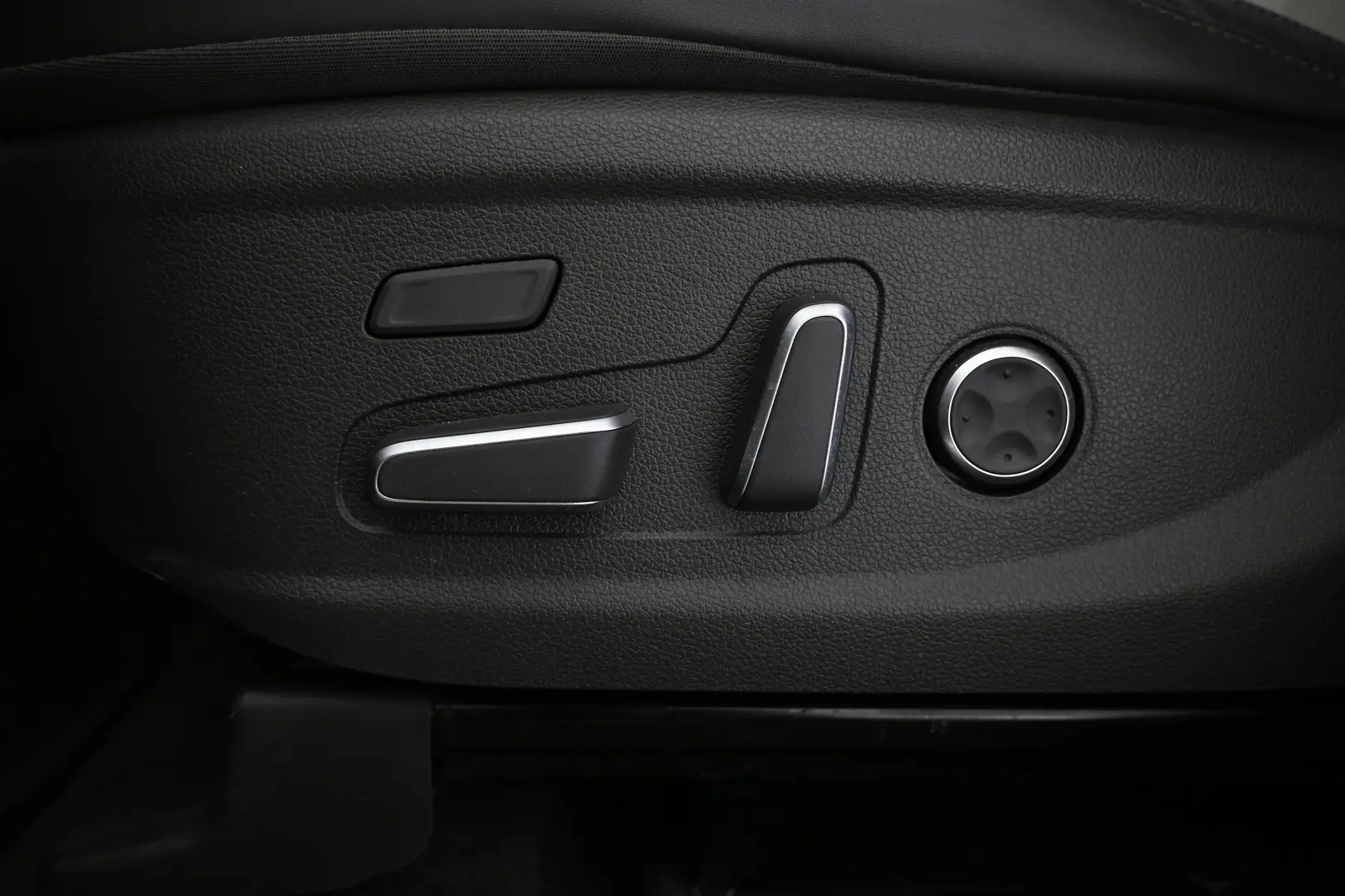 Car Image - 5S2UwVIqydtRGNCfJDX0dO